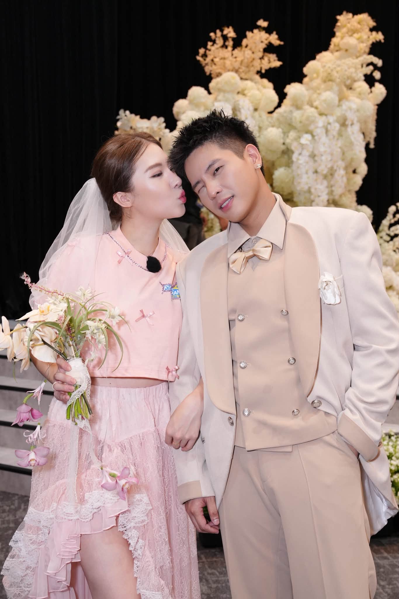 To&agrave;n cảnh đ&aacute;m cưới Qu&acirc;n A.P: C&ocirc; d&acirc;u L&ecirc; Khanh kh&oacute;c nức nở, Trấn Th&agrave;nh x&uacute;c động dặn d&ograve; 1 c&acirc;u- Ảnh 10.