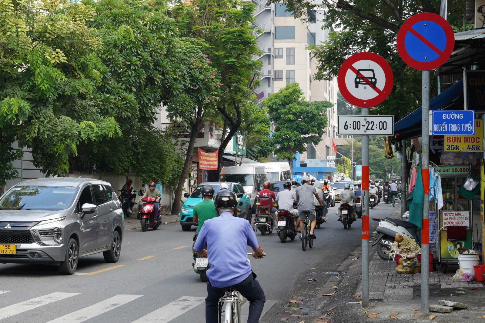 Điều chỉnh giao th&ocirc;ng quanh s&acirc;n bay T&acirc;n Sơn Nhất, nhiều t&agrave;i xế ngỡ ng&agrave;ng đi v&agrave;o đường cấm- Ảnh 5.