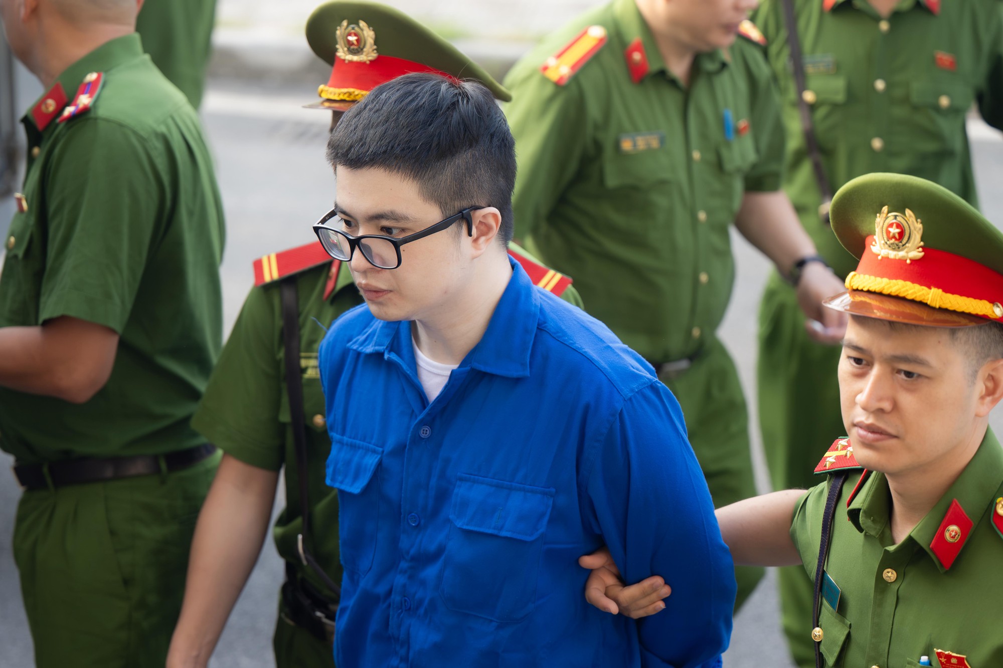 Mr Pips khai mắc bệnh loạn lưỡng cực từ 2012, từng có ý nghĩ tự tử dù sở hữu nhiều tiền- Ảnh 1.