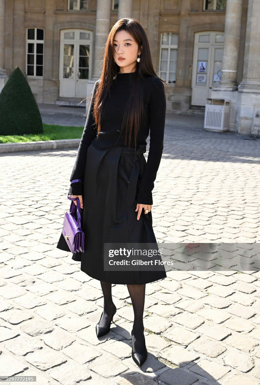 Flora tho&aacute;t hẳn Đầu Xu&acirc;n Tươi S&aacute;ng, b&ugrave;ng nổ &ldquo;b&aacute; kh&iacute;&rdquo; tại fashion week- Ảnh 8.