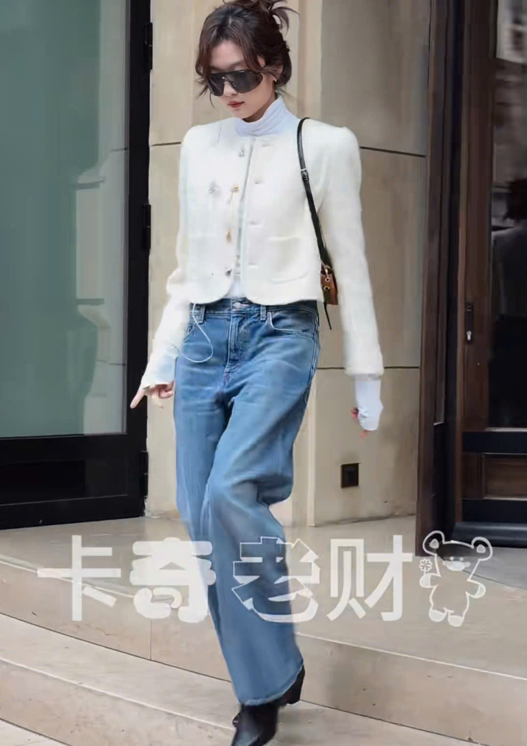 Flora tho&aacute;t hẳn Đầu Xu&acirc;n Tươi S&aacute;ng, b&ugrave;ng nổ &ldquo;b&aacute; kh&iacute;&rdquo; tại fashion week- Ảnh 5.