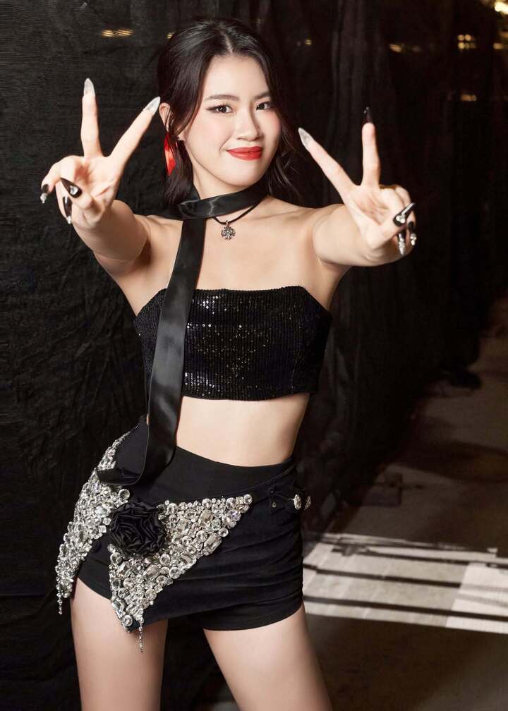 Ph&aacute;o "lột x&aacute;c" thế n&agrave;o từ rapper c&aacute; t&iacute;nh đến &Aacute; hậu Miss Universe Vietnam?- Ảnh 2.
