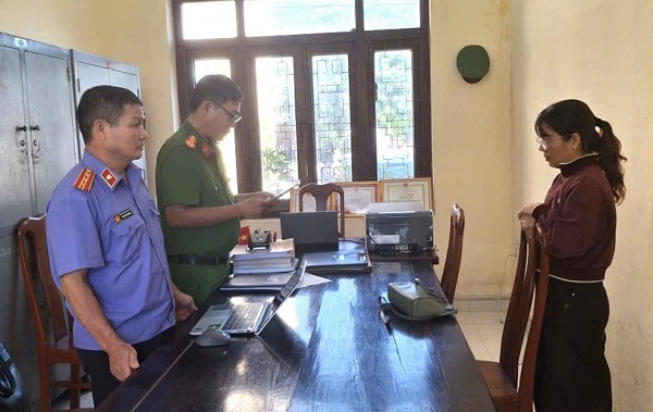 C&ocirc;ng an điều tra c&aacute;c giao dịch 7,3 tỷ đồng: Bắt tạm giam Trương Thị Thu C - Ảnh 1.