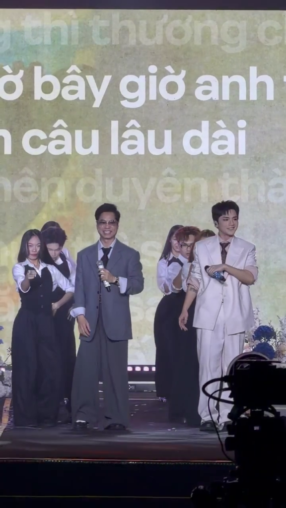 Nửa vũ trụ Say Hi đi dự tiệc cưới 1 nam ca sĩ tại TP.HCM- Ảnh 6.