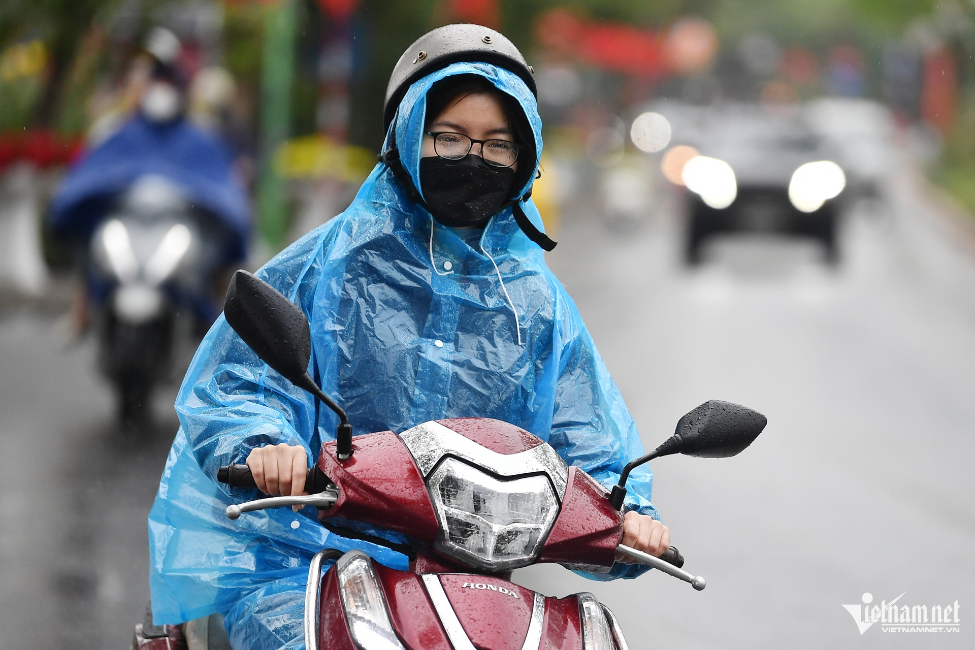 Kh&ocirc;ng kh&iacute; lạnh bắt đầu tr&agrave;n về miền Bắc, c&oacute; nơi trời r&eacute;t 14-17 độ C: Nhiệt độ H&agrave; Nội c&oacute; thay đổi đ&aacute;ng ch&uacute; &yacute;- Ảnh 1.