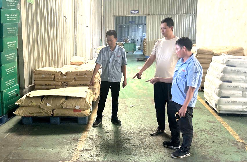 Kiểm k&ecirc; kho ph&aacute;t hiện điều bất thường: T&agrave;i xế, lơ xe, c&ocirc;ng nh&acirc;n v&agrave; quản l&yacute; kho đến c&ocirc;ng an đầu th&uacute;- Ảnh 2.