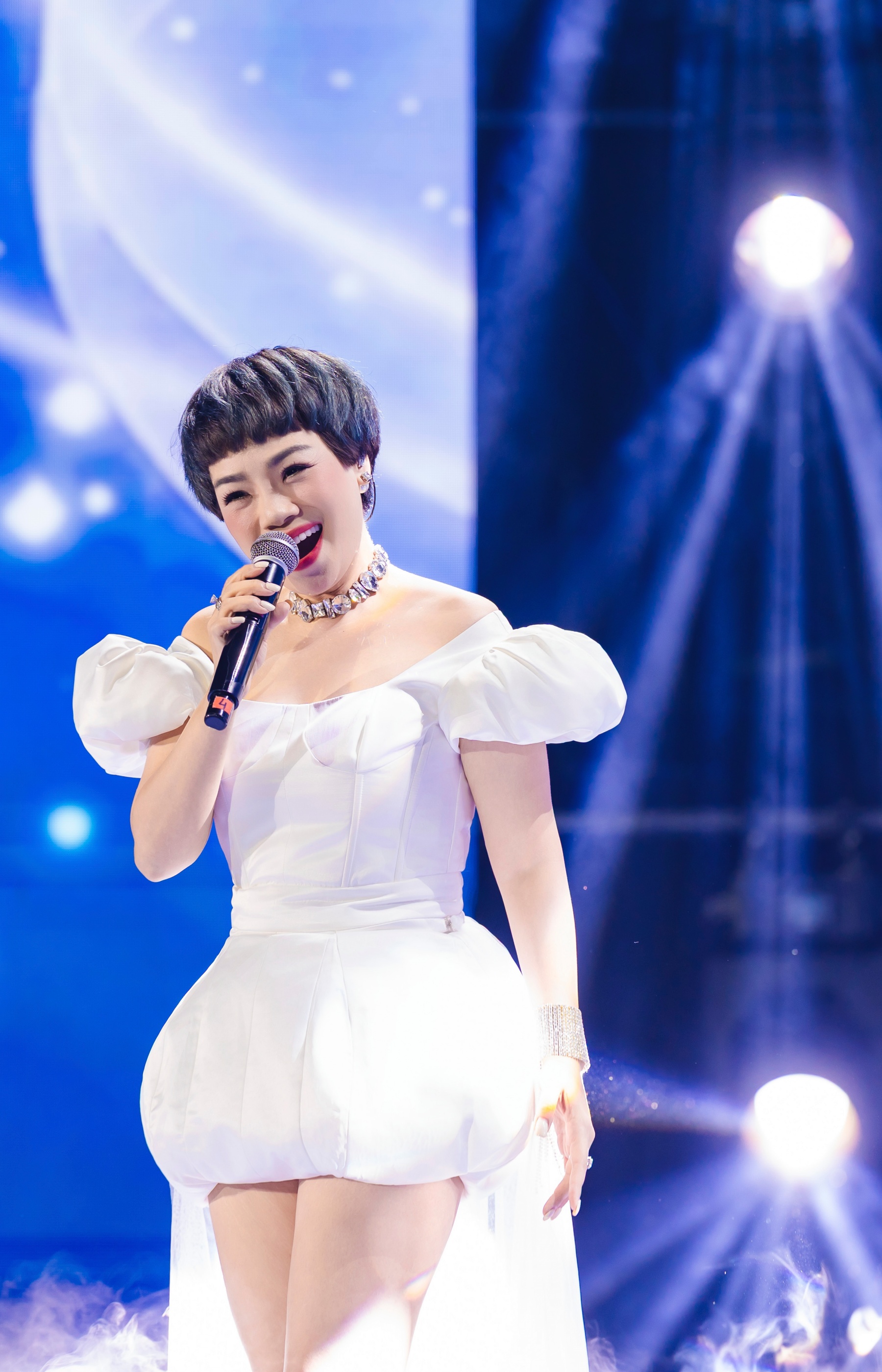 H&ograve;a Minzy xinh như c&ocirc;ng ch&uacute;a, Phan Mạnh Quỳnh - Qu&aacute;ch Văn Thơm mang loạt hit thăng hoa tại WeFamily Awards - Ảnh 14.