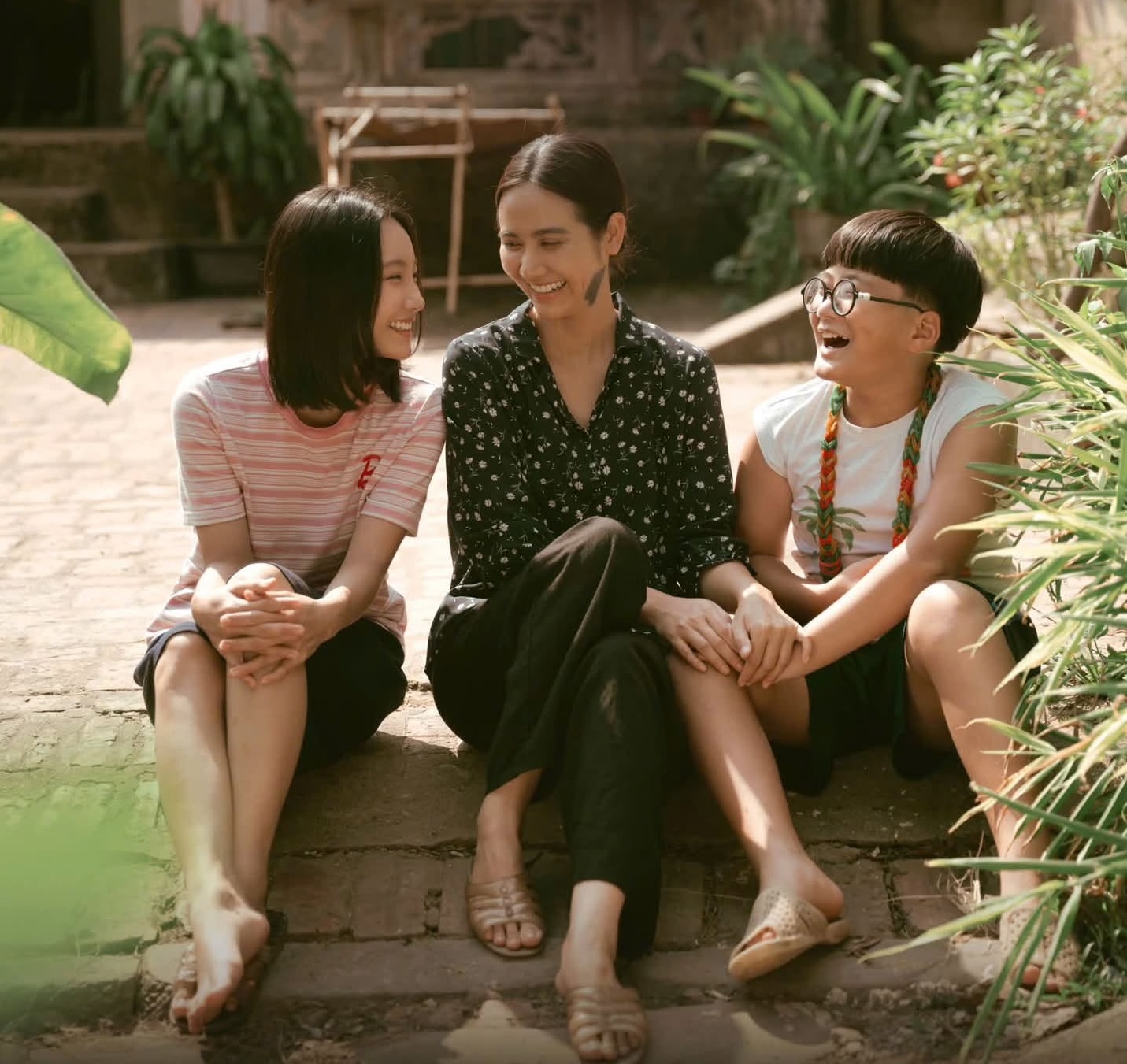 Phim Việt chưa chiếu đ&atilde; được netizen khen nức nở: Nam ch&iacute;nh sở hữu "cơ địa viral", nữ ch&iacute;nh lột x&aacute;c qu&aacute; đỉnh- Ảnh 4.