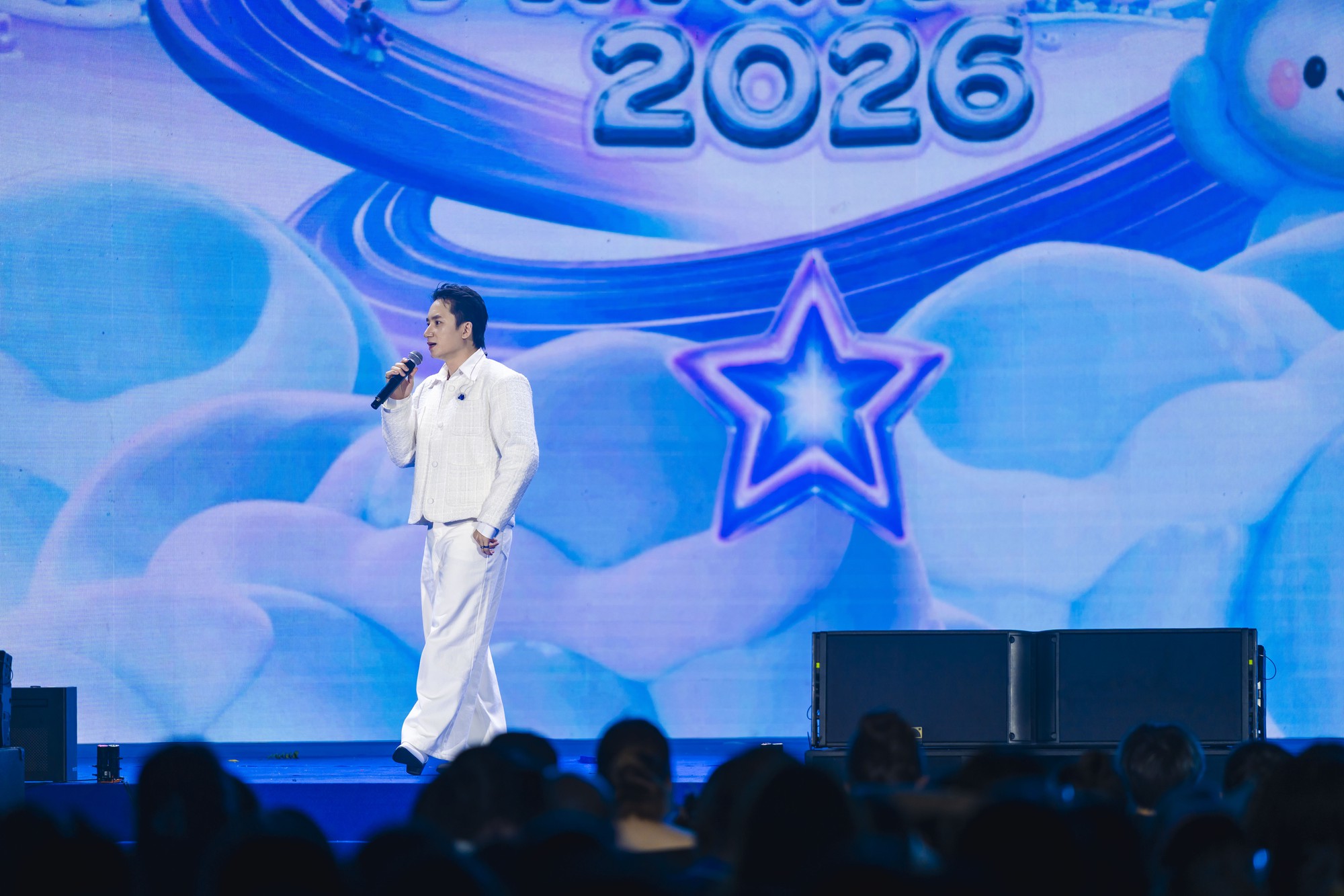 H&ograve;a Minzy xinh như c&ocirc;ng ch&uacute;a, Phan Mạnh Quỳnh - Qu&aacute;ch Văn Thơm mang loạt hit thăng hoa tại WeFamily Awards - Ảnh 6.