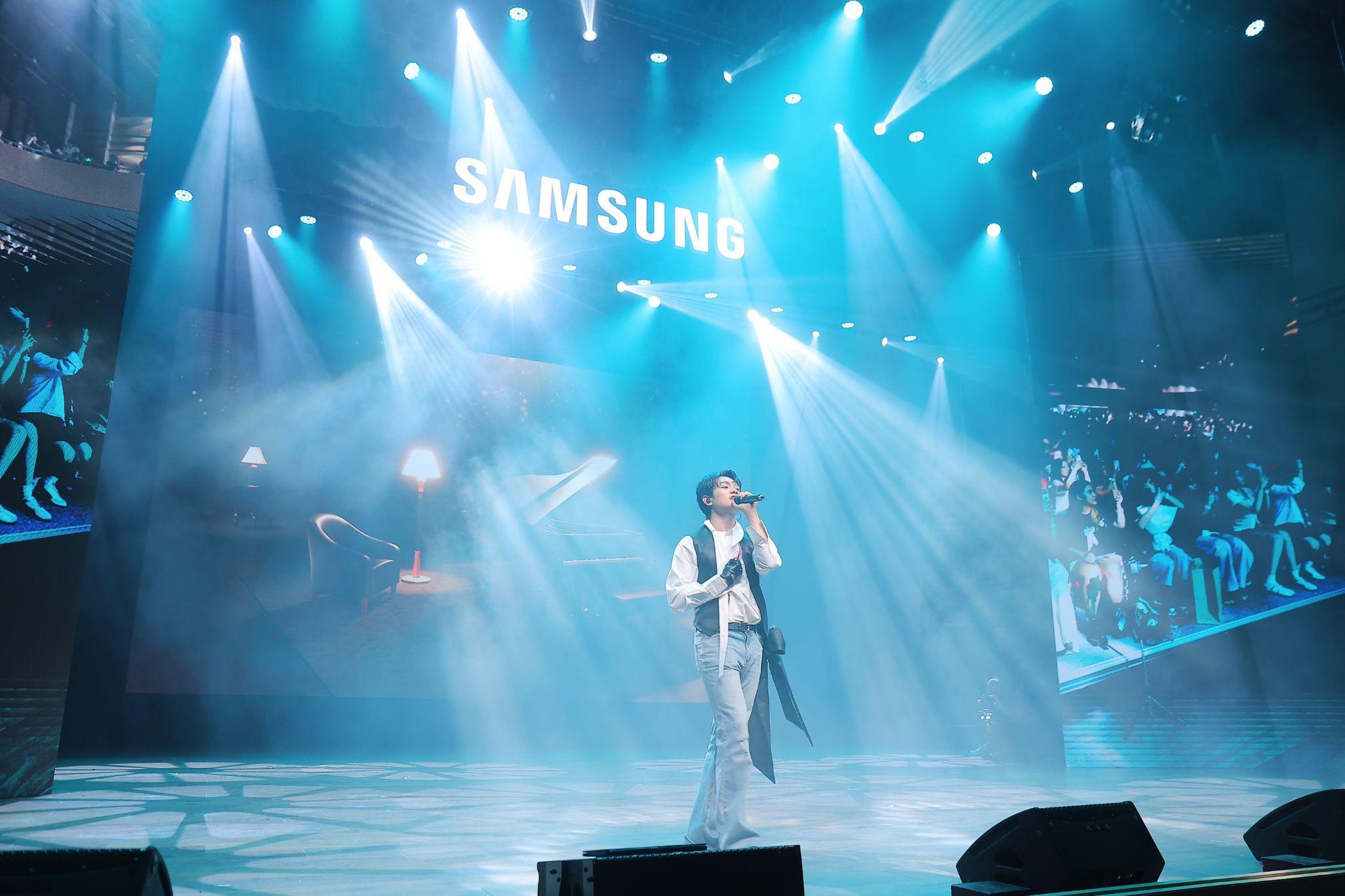 Ngắm loạt khoảnh khắc Epic trong sự kiện “Điều Tất Yếu của Linh Vol.2” qua ống kính Galaxy S26 FE - Ảnh 2.