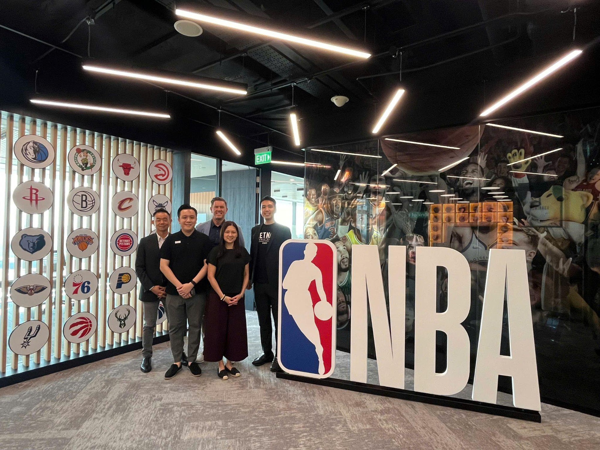 Đại diện NBA tới Việt Nam v&agrave; t&iacute;n hiệu trở lại thị trường b&oacute;ng rổ Việt - Ảnh 3.