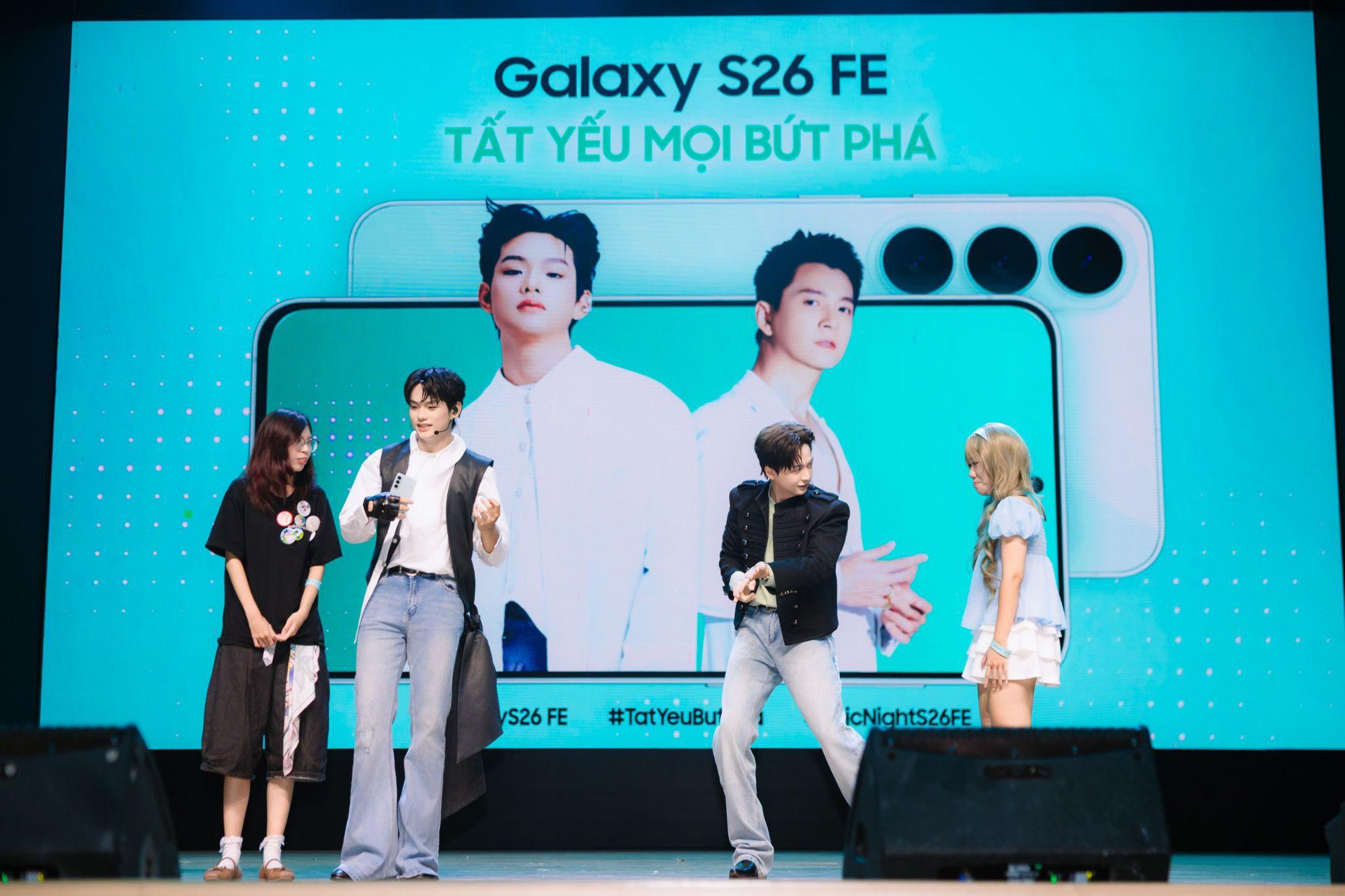 Ngắm loạt khoảnh khắc Epic trong sự kiện “Điều Tất Yếu của Linh Vol.2” qua ống kính Galaxy S26 FE - Ảnh 5.