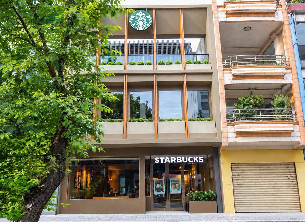 Starbucks tạm ngưng loạt ưu đ&atilde;i thanh to&aacute;n bằng Visa, Techcombank từ th&aacute;ng 10, kh&aacute;ch h&agrave;ng cần phải l&agrave;m g&igrave;?- Ảnh 1.
