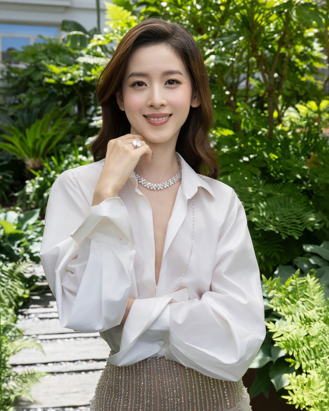 C&ocirc; g&aacute;i trong tấm ảnh cầm ly tr&agrave; sữa năm 2009: Hiện sống chung với người đ&agrave;n &ocirc;ng lớn hơn 19 tuổi, c&ugrave;ng sở hữu 2,1 triệu tỷ- Ảnh 5.