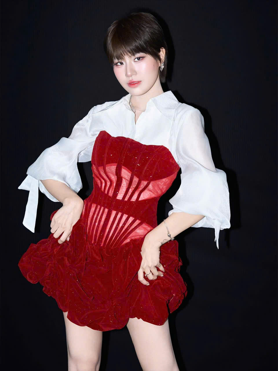Thu nhập của &Aacute; hậu Miss Universe đ&oacute;ng phim trăm tỷ, c&oacute; b&agrave;i h&aacute;t nổi tiếng to&agrave;n cầu- Ảnh 8.
