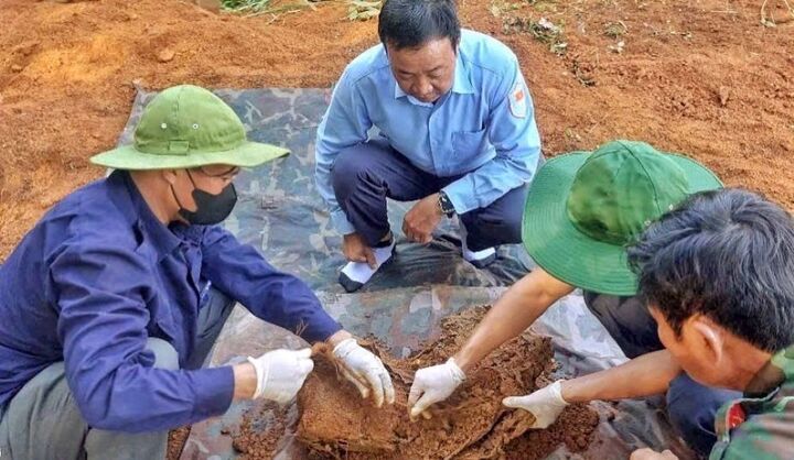 Quy tập 2 h&agrave;i cốt liệt sĩ từ tin b&aacute;o của người d&acirc;n đi l&agrave;m vườn ở Gia Lai- Ảnh 1.