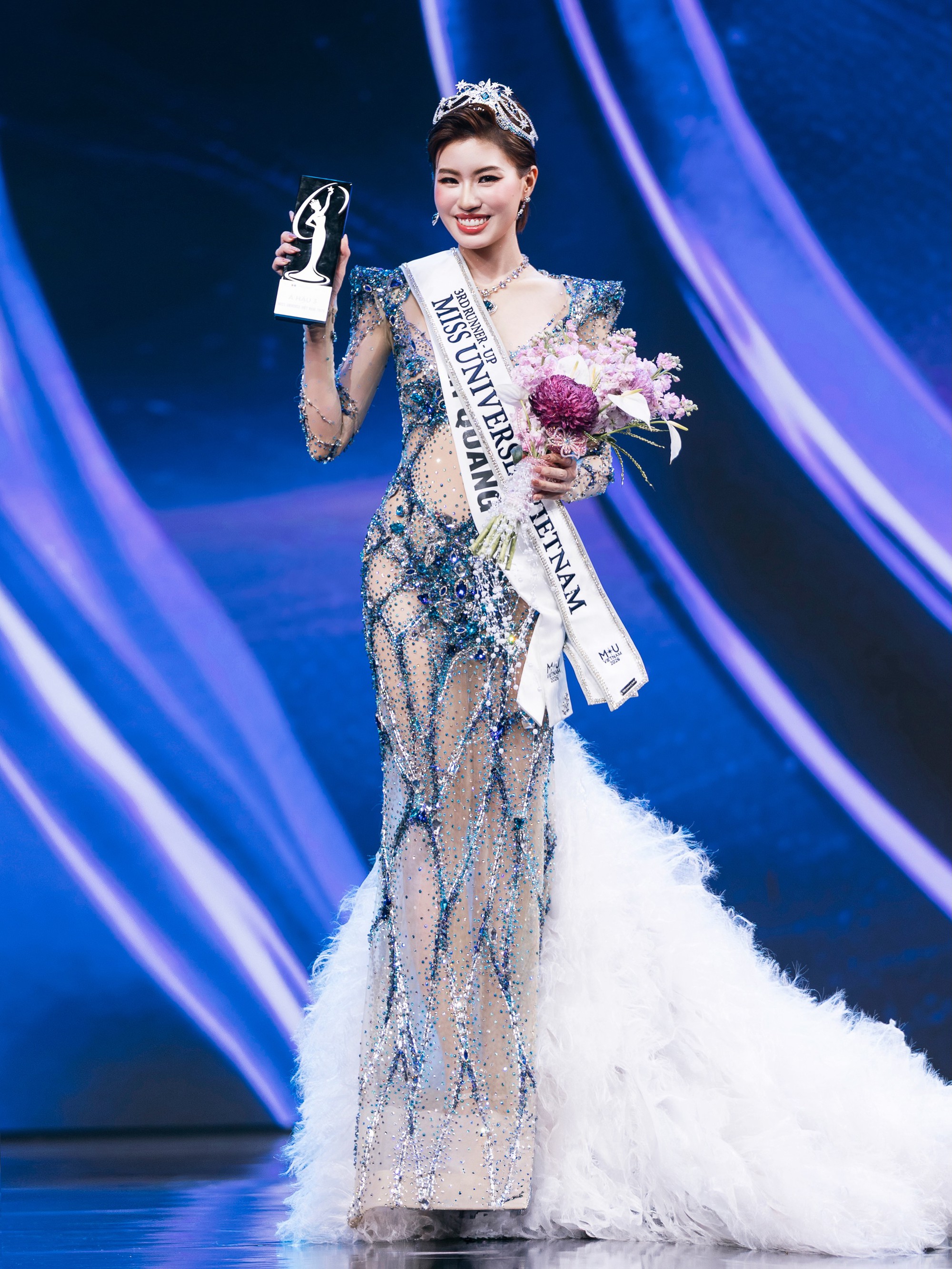 Thu nhập của &Aacute; hậu Miss Universe đ&oacute;ng phim trăm tỷ, c&oacute; b&agrave;i h&aacute;t nổi tiếng to&agrave;n cầu- Ảnh 1.