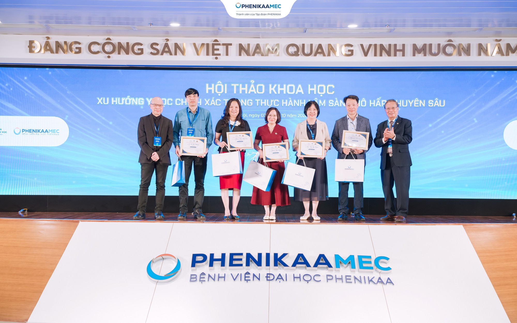 &rlm;Chuy&ecirc;n gia: Điều trị bệnh h&ocirc; hấp kh&ocirc;ng thể &ldquo;một ph&aacute;c đồ cho tất cả&rdquo;&rlm; - Ảnh 3.