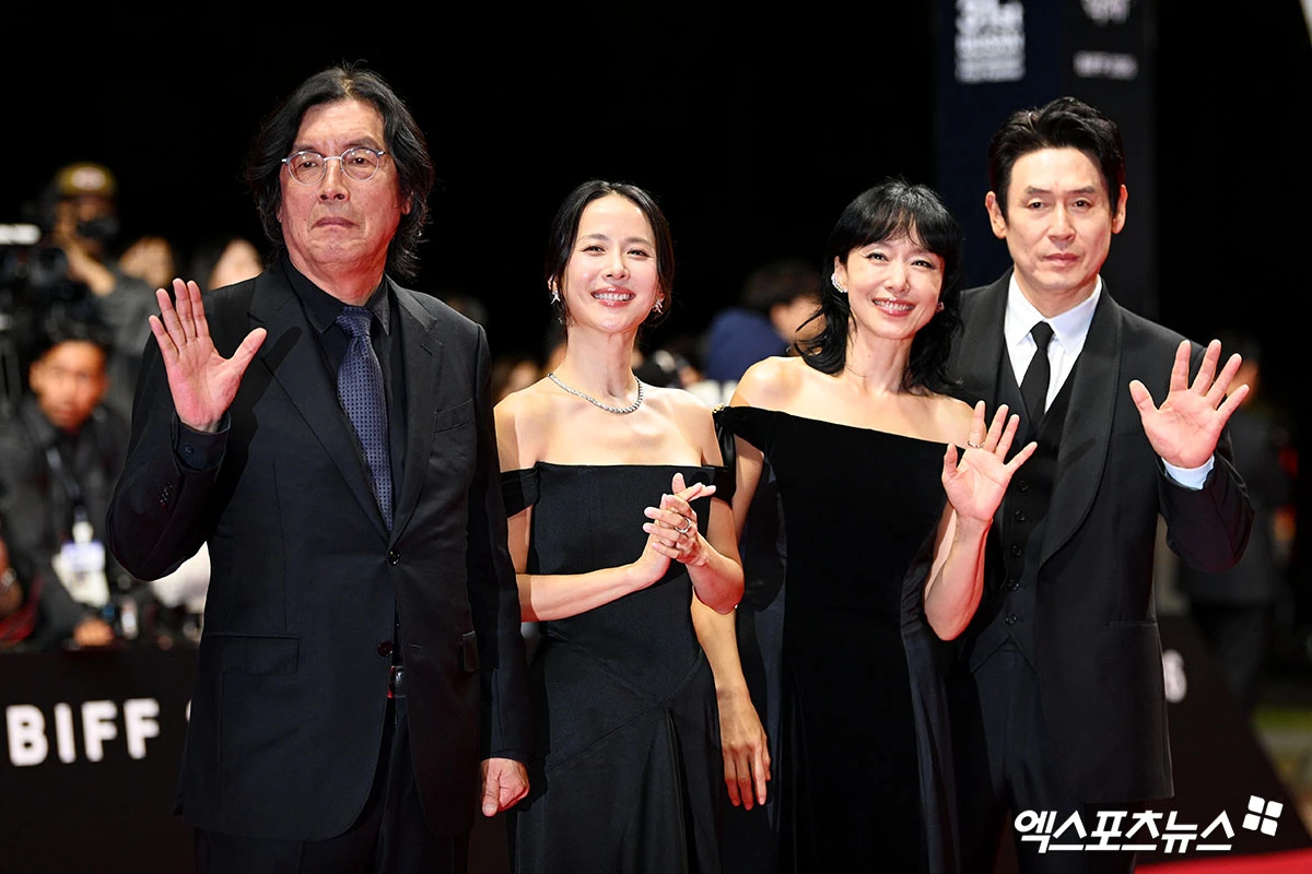 LHP Busan 2026: "B&agrave; ho&agrave;ng" Phạm Băng Băng chiếm trọn spotlight, Hyun Bin chưa bao giờ l&agrave;m fan thất vọng- Ảnh 28.