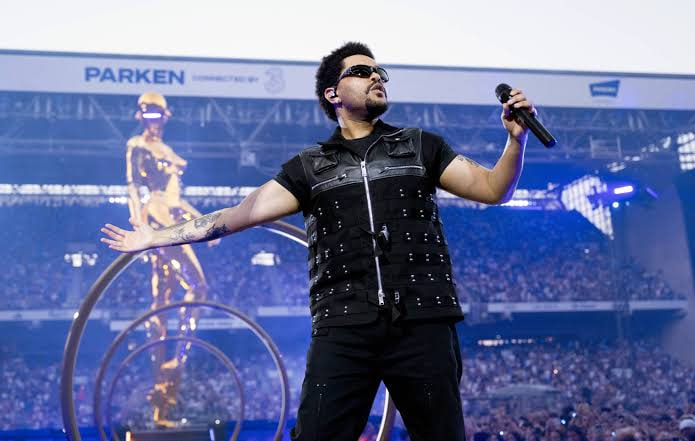 The Weeknd v&agrave; đại tiệc &aacute;nh s&aacute;ng k&igrave; ảo của The After Hours til Dawn Tour: L&yacute; do &ldquo;một nửa Việt Nam&rdquo; c&oacute; mặt tại Singapore 2 ng&agrave;y cuối tuần- Ảnh 6.