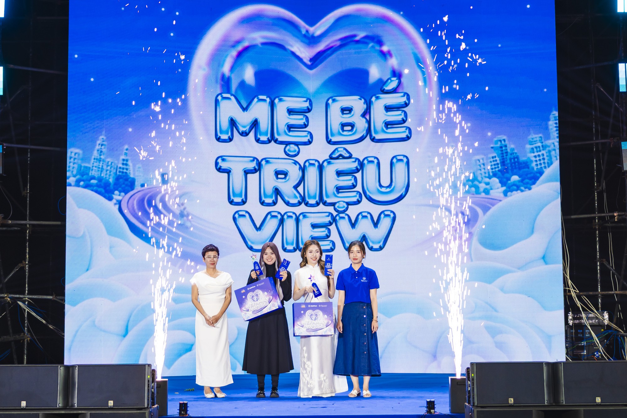 WeFamily Awards 2026: Đ&ecirc;m vinh danh gia đ&igrave;nh đầy cảm x&uacute;c, "phi thường" bắt đầu từ những điều rất đỗi b&igrave;nh thường- Ảnh 7.