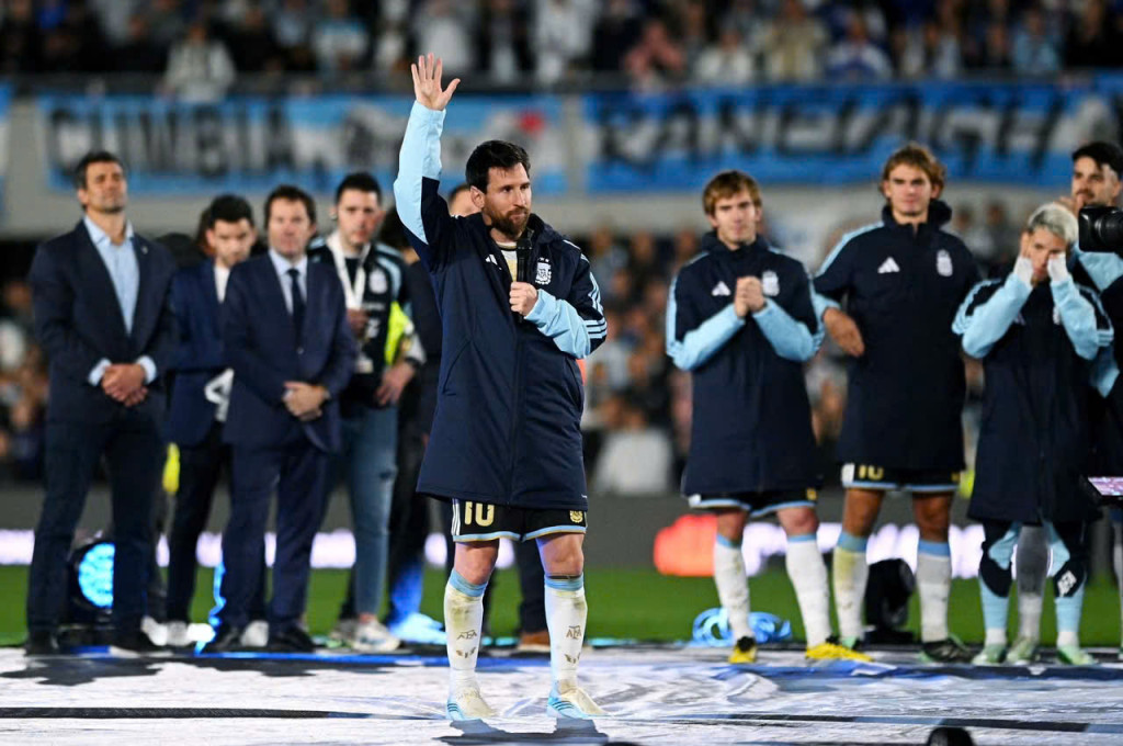 Người phụ nữ khiến Messi kh&oacute;c đến sững người trong ng&agrave;y trọng đại- Ảnh 1.