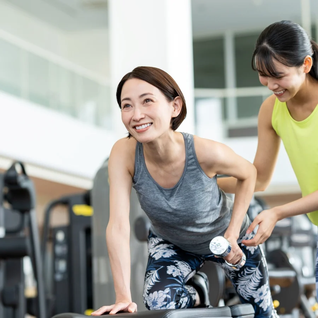 4 b&iacute; quyết giảm c&acirc;n h&agrave;ng đầu d&agrave;nh cho phụ nữ trung ni&ecirc;n: Đừng chỉ tr&ocirc;ng chờ v&agrave;o việc ăn &iacute;t hơn, cũng kh&ocirc;ng phải l&agrave; chạy bộ- Ảnh 3.