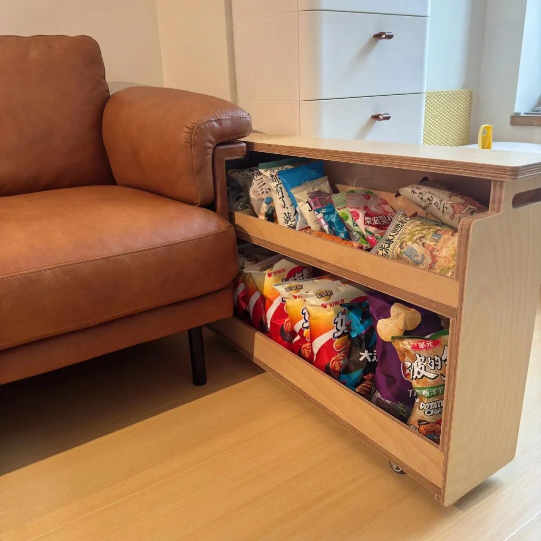 Bên cạnh sofa không nhất thiết phải đặt bàn phụ: 7 cách tận dụng không gian của người trẻ vừa gọn vừa thiết thực - Ảnh 10.