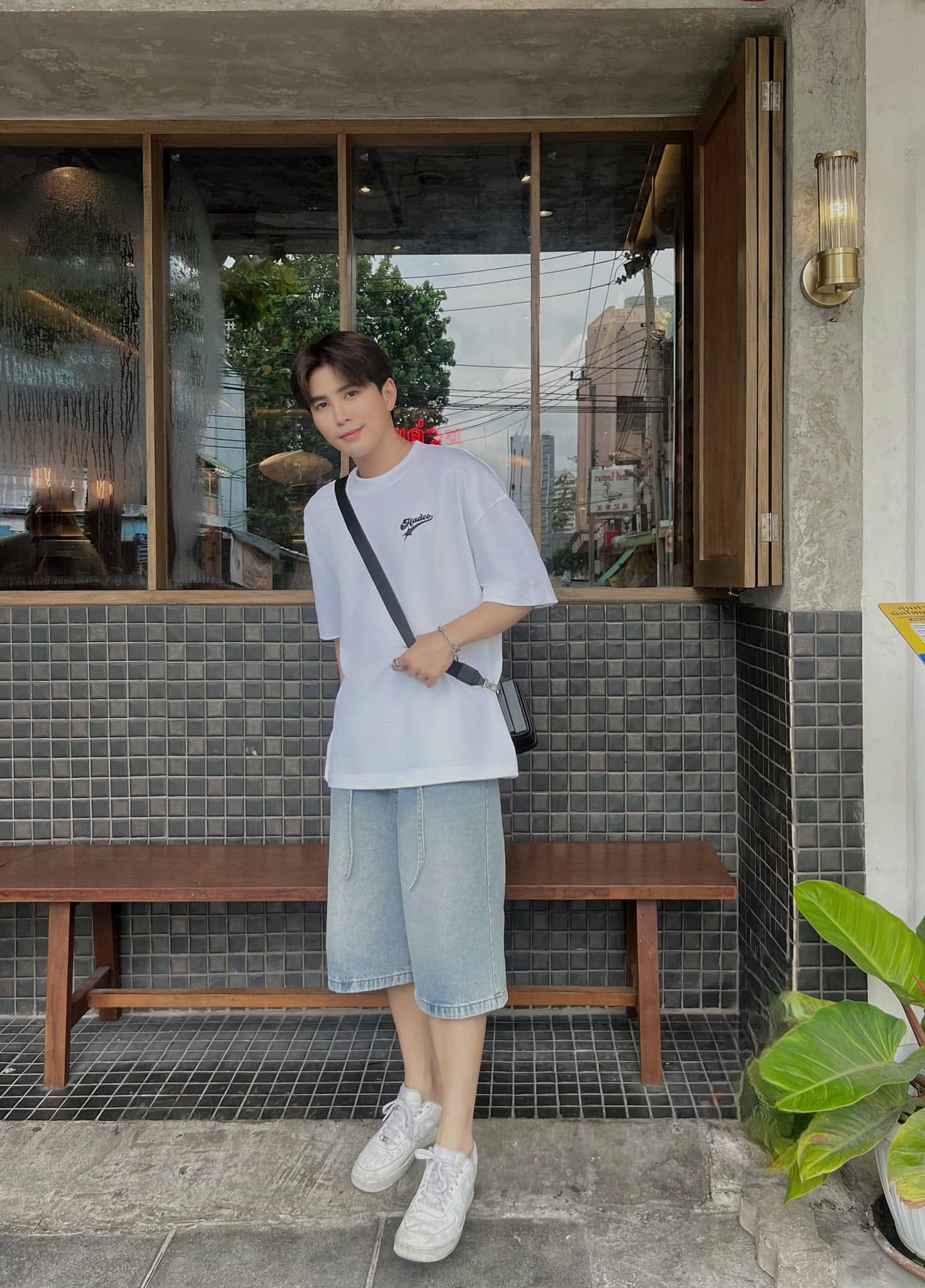 Xe của Will bị c&acirc;y cổ thụ tr&ecirc;n đường Đinh Ti&ecirc;n Ho&agrave;ng đổ tr&uacute;ng- Ảnh 2.