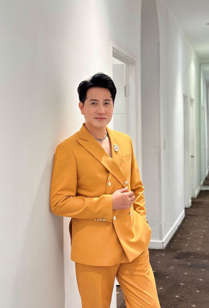 Nam ca sĩ Việt đổi đời sau 1 lần karaoke: Tậu biệt phủ cả tỷ đồng, c&oacute; đ&ecirc;m đi h&aacute;t mua được một c&acirc;y v&agrave;ng- Ảnh 5.