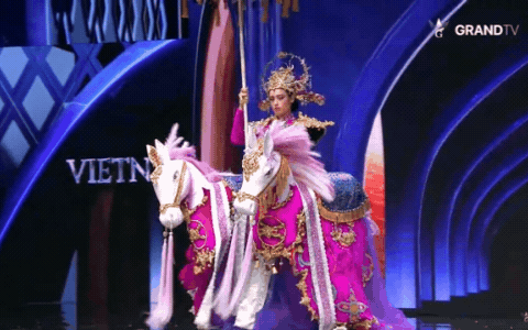 Emoura Phạm thi Trang phục dân tộc ở Miss Grand: Tự tin nhưng quá an toàn!- Ảnh 1.