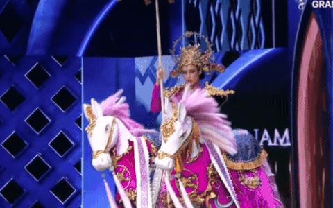Emoura Phạm thi Trang phục dân tộc ở Miss Grand: Tự tin nhưng quá an toàn!- Ảnh 2.