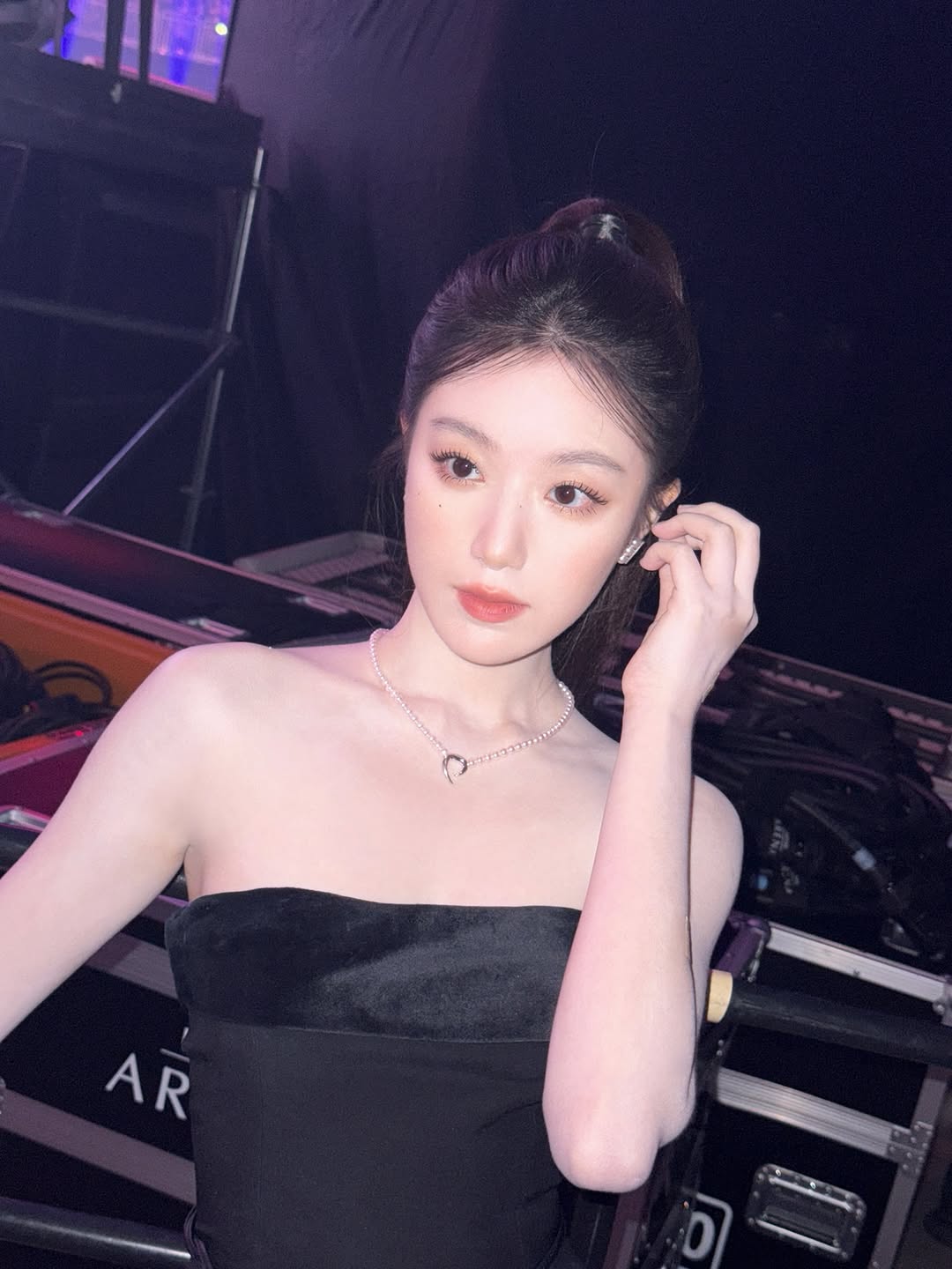 Mỹ nhân vừa bước lên thảm đỏ khiến cả MXH chói cả mắt: Đẹp như tranh vẽ, phải Bạch Tuyết không mà trắng thế? - Ảnh 9.