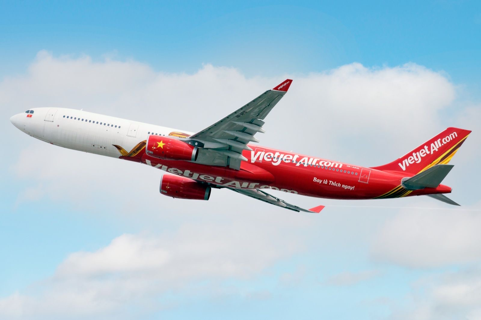 Bay đến Praha, Almaty, Maldives dễ d&agrave;ng với v&eacute; Vietjet chỉ từ 0 đồng trong 3 ng&agrave;y 8-10/10 - Ảnh 1.