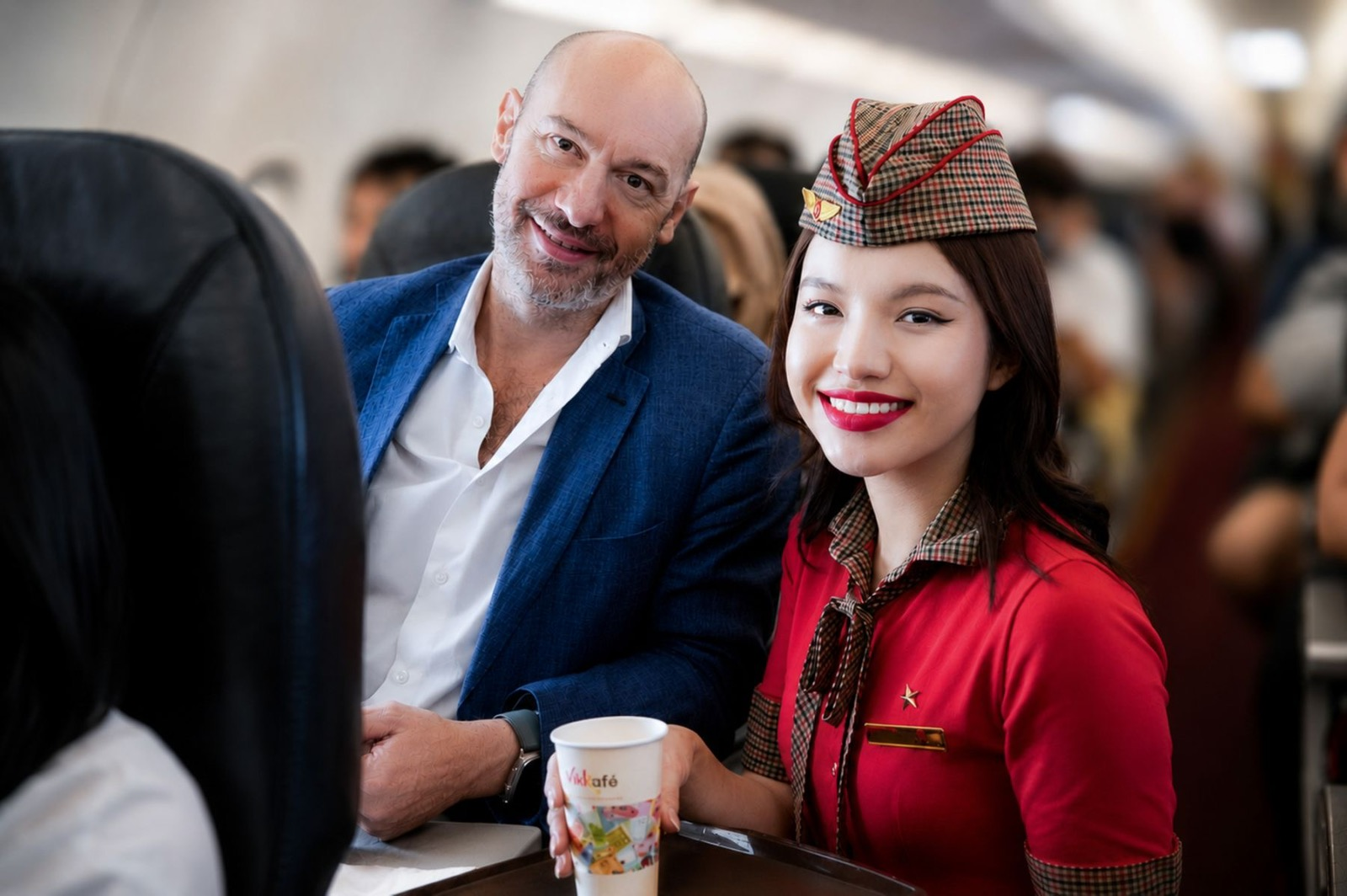 Bay đến Praha, Almaty, Maldives dễ d&agrave;ng với v&eacute; Vietjet chỉ từ 0 đồng trong 3 ng&agrave;y 8-10/10 - Ảnh 2.