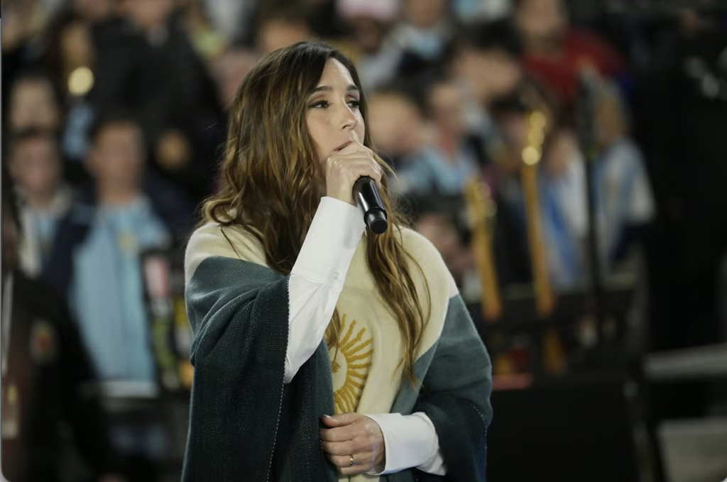 Người phụ nữ khiến Messi kh&oacute;c đến sững người trong ng&agrave;y trọng đại- Ảnh 5.