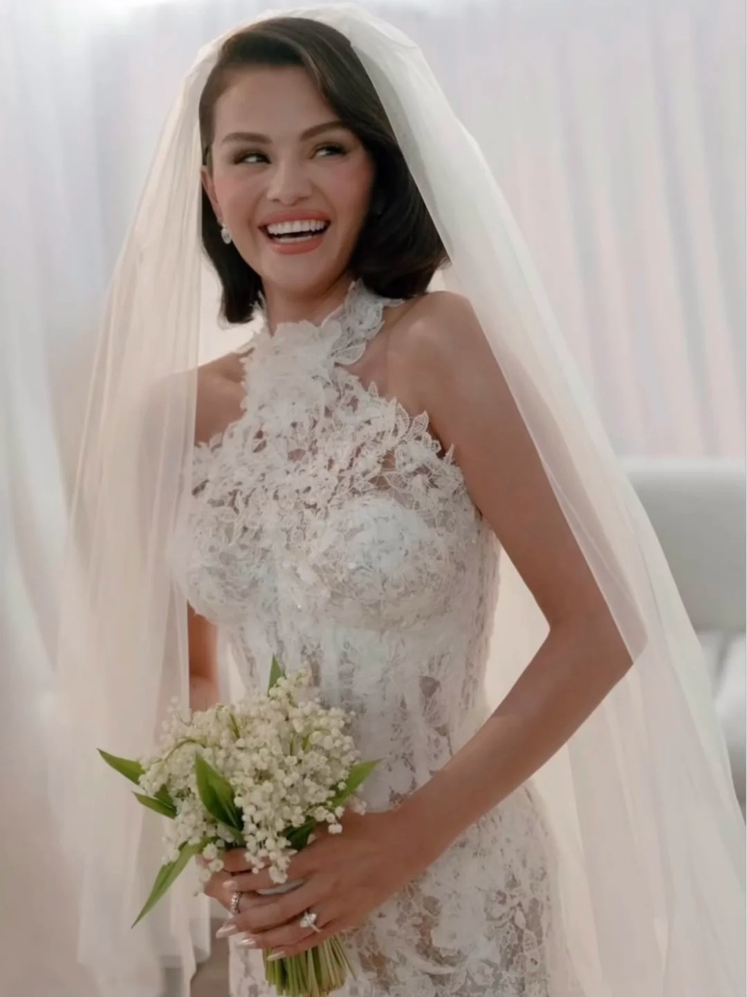 Chùm chuông trắng bé xíu từng nằm trong bó hoa cưới của Grace Kelly lẫn Kate Middleton: Đó là loài hoa nào?- Ảnh 9.