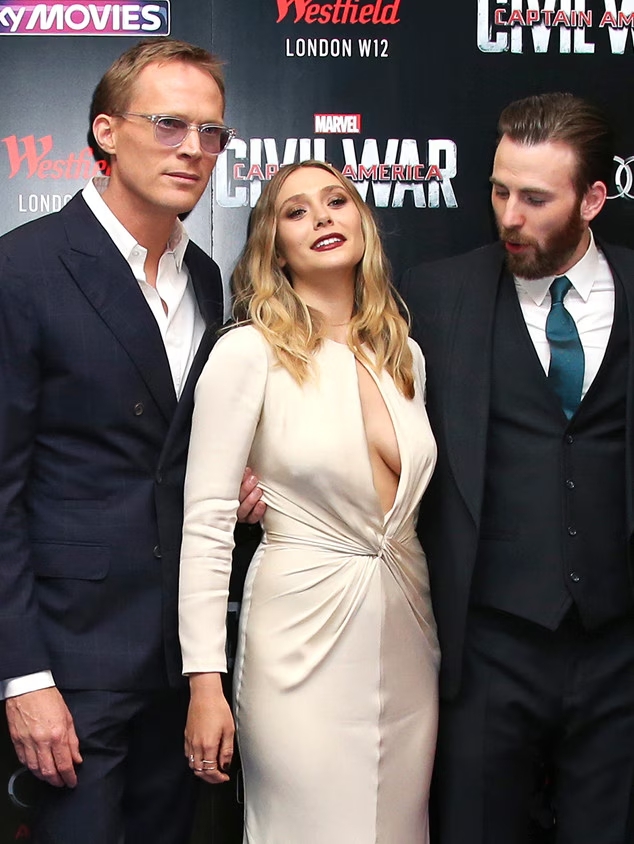 Viral mỹ nh&acirc;n phim 18+ l&agrave;m đồng nghiệp ngắm m&ecirc; mệt giữa sự kiện: Mặt đẹp d&atilde; man, body h&uacute;t mắt như c&oacute; ma lực - Ảnh 1.