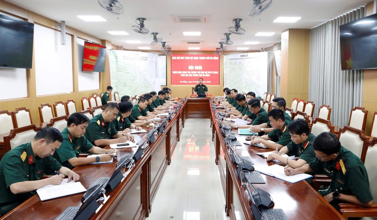 Đ&agrave; Nẵng sẵn s&agrave;ng lực lượng, xe thiết gi&aacute;p ứng ph&oacute; mưa lớn k&eacute;o d&agrave;i- Ảnh 1.