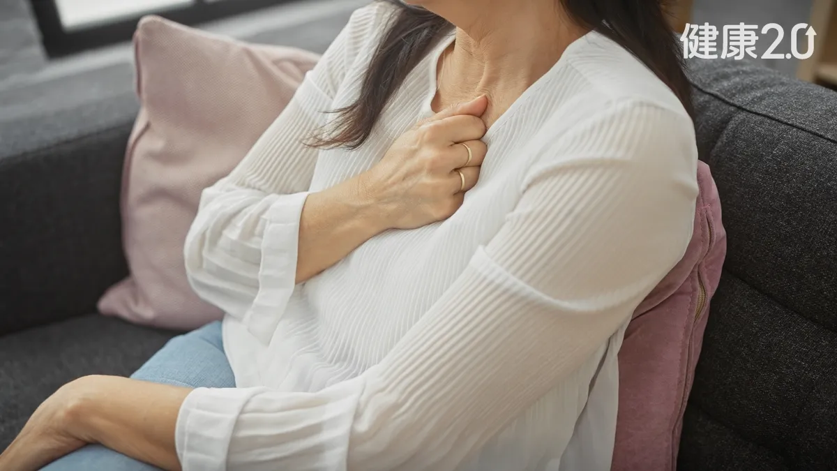 V&ograve;ng eo của bạn đang dần trở n&ecirc;n to l&ecirc;n sau thời kỳ m&atilde;n kinh, khuy&ecirc;n bạn n&ecirc;n l&agrave;m 3 điều n&agrave;y để giảm mỡ nội tạng v&agrave; tăng cơ - Ảnh 4.