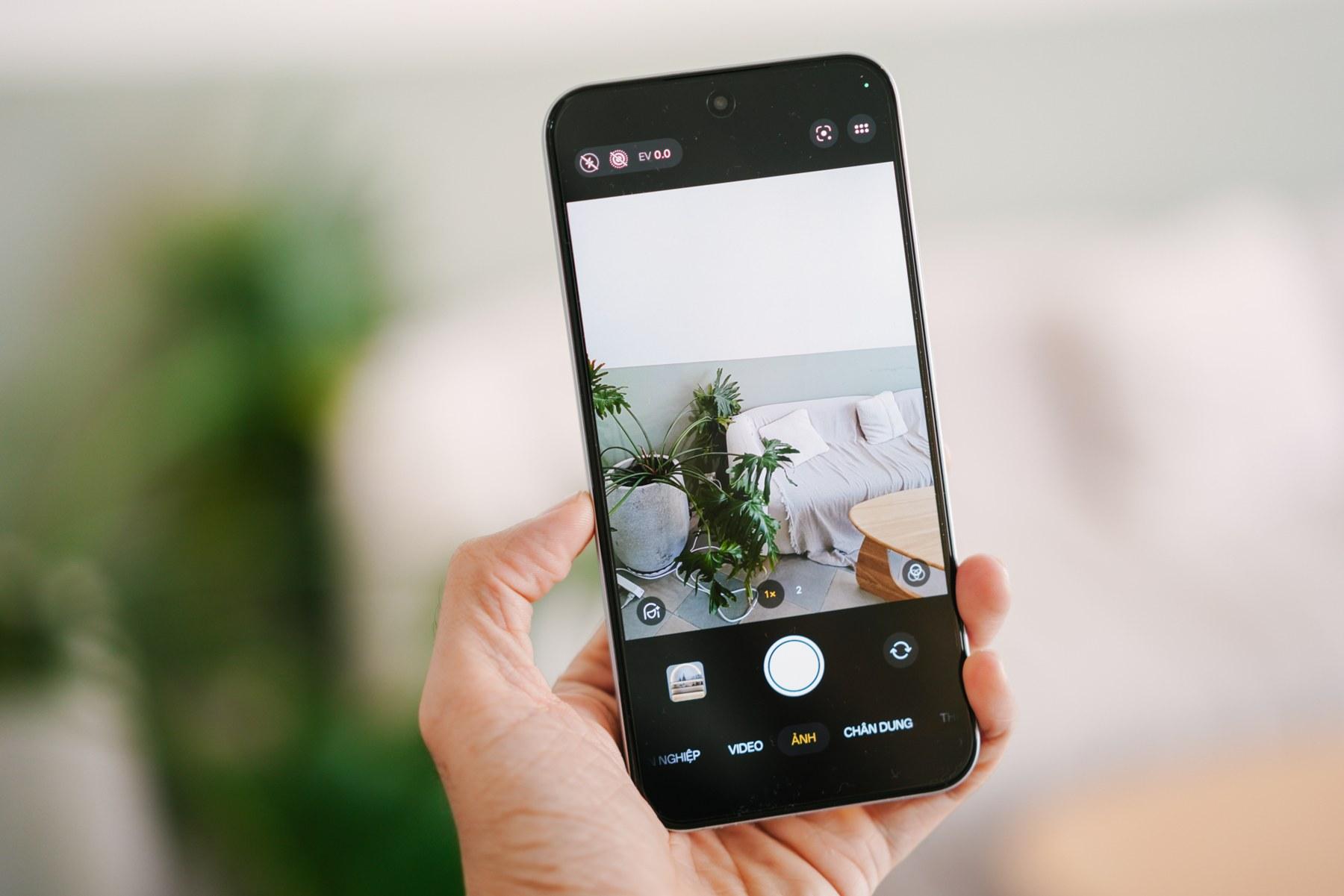 Ấn tượng đầu tiên về OPPO A7 Pro 5G: Không chỉ đẹp, bền mà còn biết chiều lòng người trẻ - Ảnh 3.