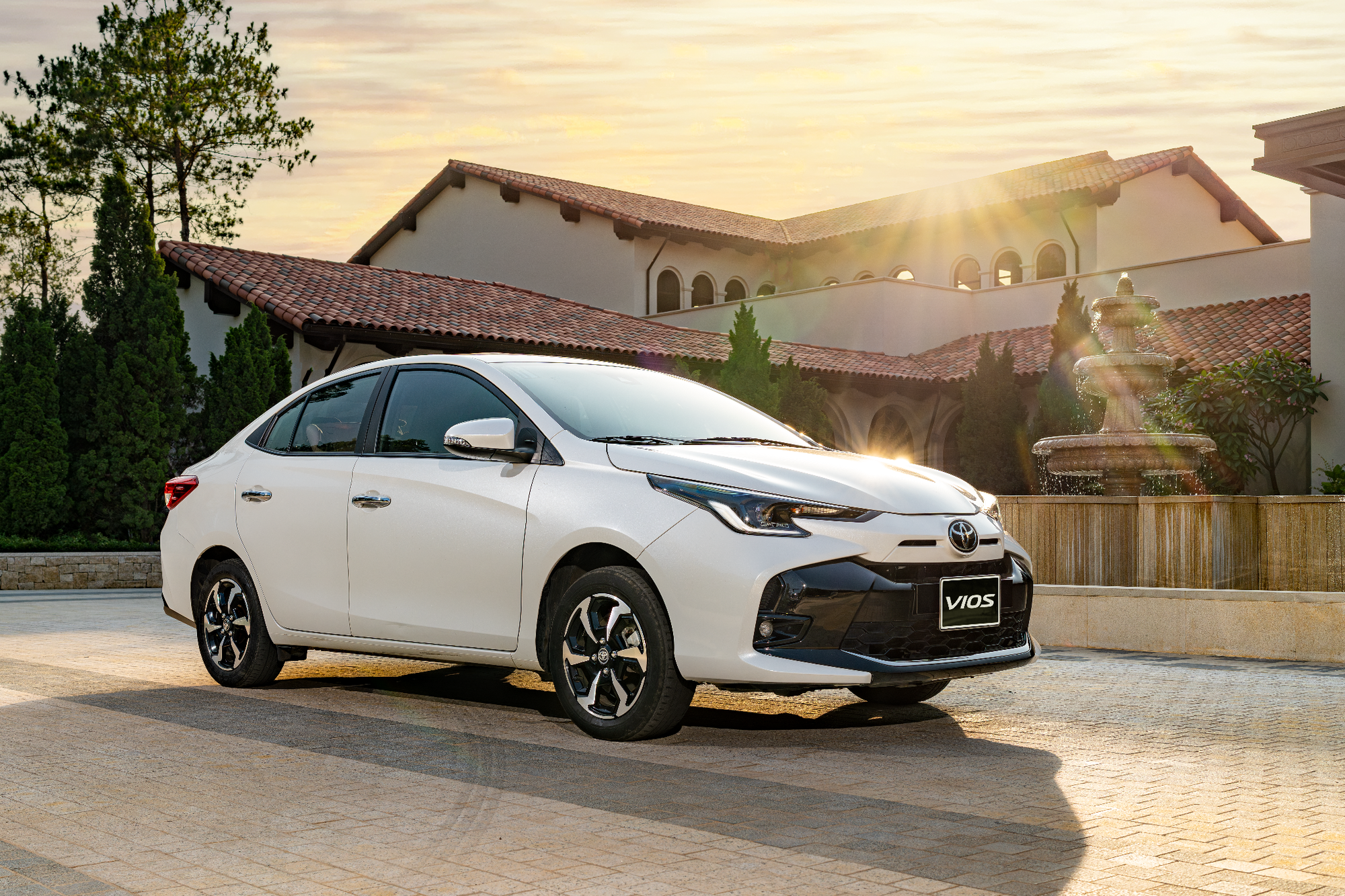 Xe đầu ti&ecirc;n n&ecirc;n chọn an to&agrave;n, v&agrave; Vios vẫn l&agrave; c&aacute;i t&ecirc;n kh&oacute; bỏ qua - Ảnh 1.