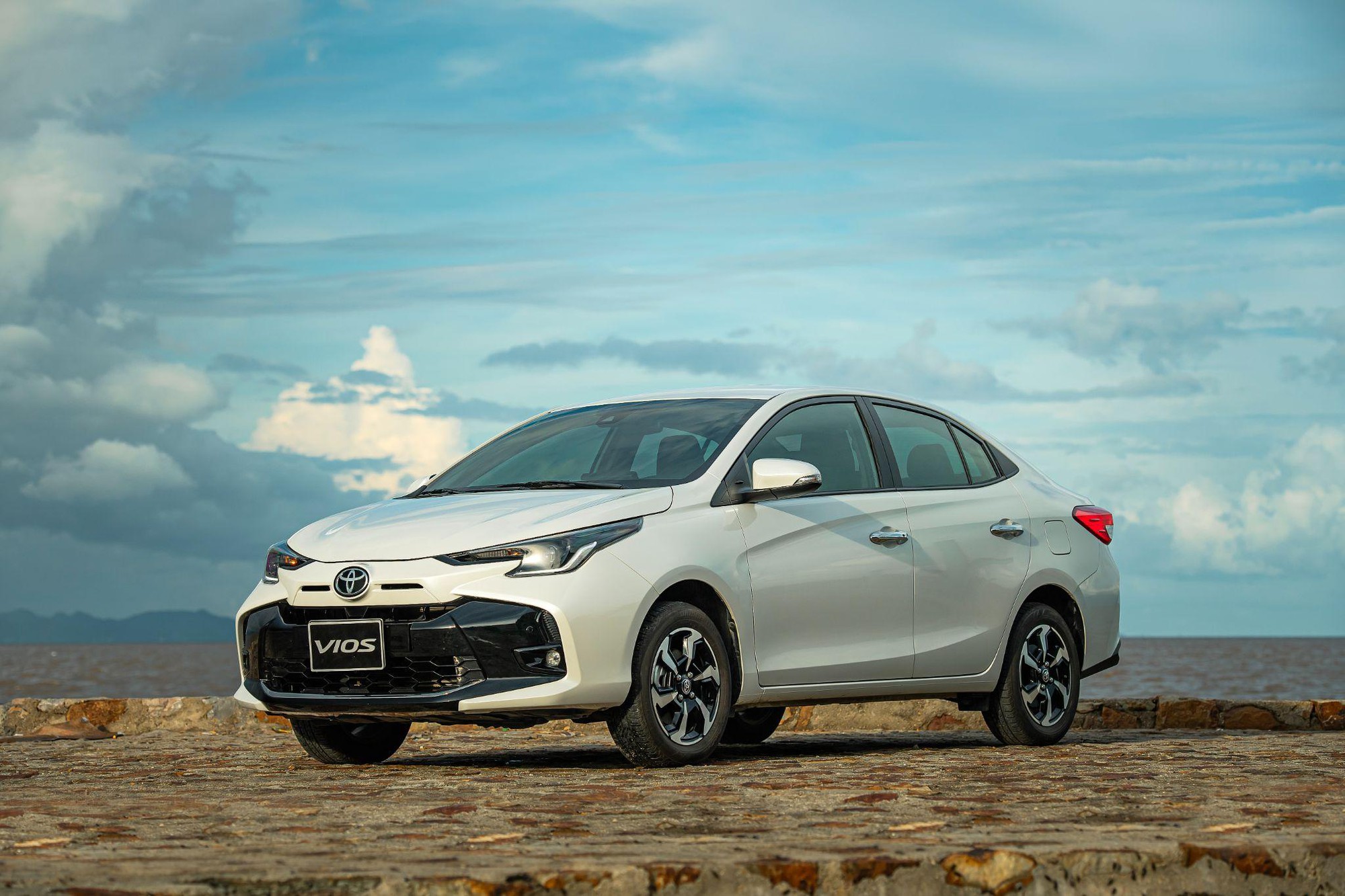 Xe đầu ti&ecirc;n n&ecirc;n chọn an to&agrave;n, v&agrave; Vios vẫn l&agrave; c&aacute;i t&ecirc;n kh&oacute; bỏ qua - Ảnh 3.