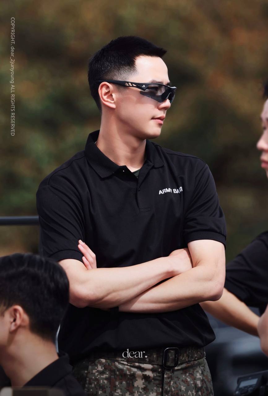 Trai đẹp nổi hơn cồn nhờ đi nhập ngũ, t&oacute;c 3 ph&acirc;n đơn giản thế m&agrave; bảnh!- Ảnh 2.