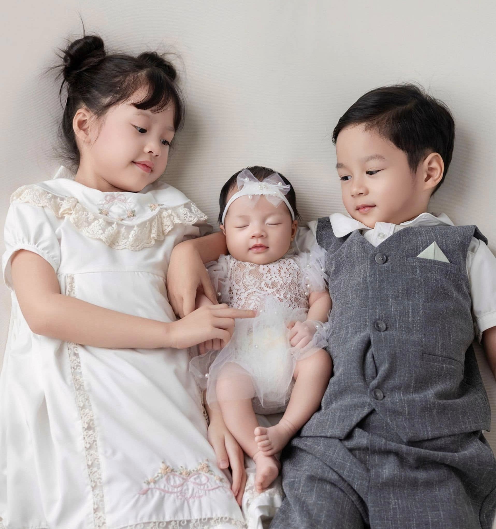 3 nhóc tỳ nhà Hoa hậu Đặng Thu Thảo sinh ra đã ngậm thìa vàng, visual đẹp như thiên thần- Ảnh 5.