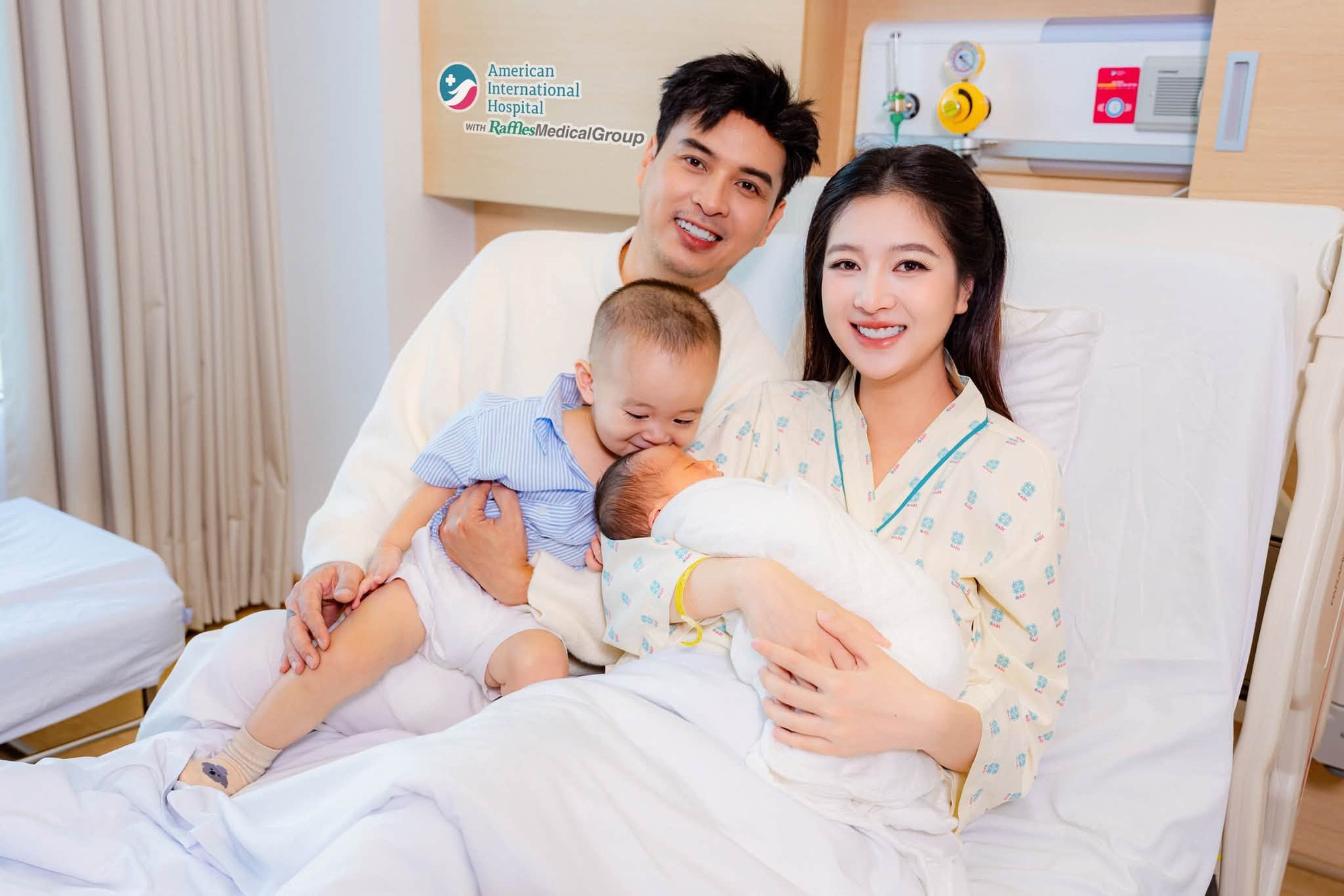 Hồ Quang Hiếu khoe tổ ấm nhỏ 4 người, nhan sắc b&agrave; x&atilde; 3 tuần sau sinh g&acirc;y sốt mạng- Ảnh 7.