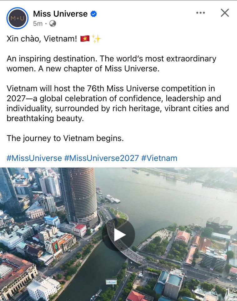 Miss Universe rối ren như một tr&ograve; hề!- Ảnh 1.