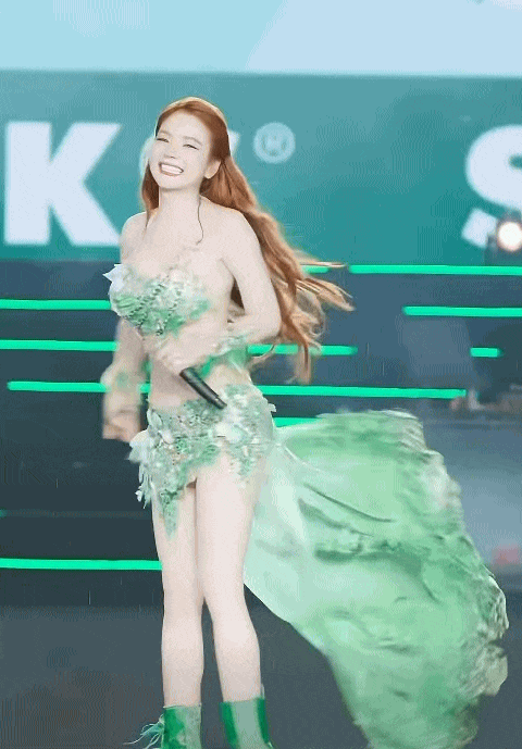 "Th&oacute;t tim" trước diện mạo bỏng mắt của mỹ nữ hot nhất l&agrave;ng DJ Việt hiện tại- Ảnh 1.