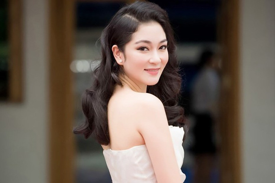 Hoa hậu c&oacute; gương mặt ph&uacute;c hậu nhất Việt Nam b&iacute; mật kết h&ocirc;n khi du học ở Anh, đ&atilde; đi bước nữa nhưng giấu k&iacute;n danh t&iacute;nh chồng- Ảnh 3.