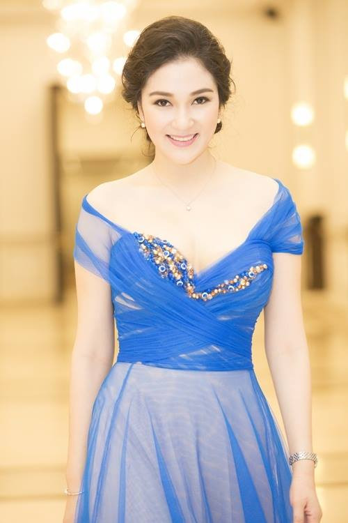 Hoa hậu c&oacute; gương mặt ph&uacute;c hậu nhất Việt Nam b&iacute; mật kết h&ocirc;n khi du học ở Anh, đ&atilde; đi bước nữa nhưng giấu k&iacute;n danh t&iacute;nh chồng- Ảnh 4.